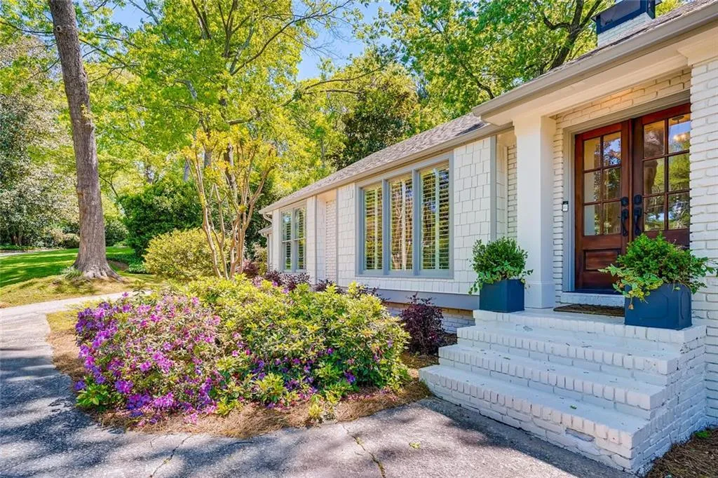 653 Starlight Drive, Atlanta, Georgia 30342, 4 Bedrooms Bedrooms, ,3 BathroomsBathrooms,Residential,Sold,653 Starlight Drive,6872630