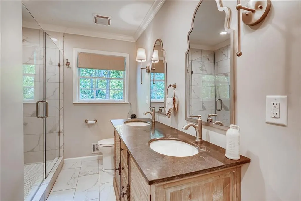 653 Starlight Drive, Atlanta, Georgia 30342, 4 Bedrooms Bedrooms, ,3 BathroomsBathrooms,Residential,Sold,653 Starlight Drive,6872630