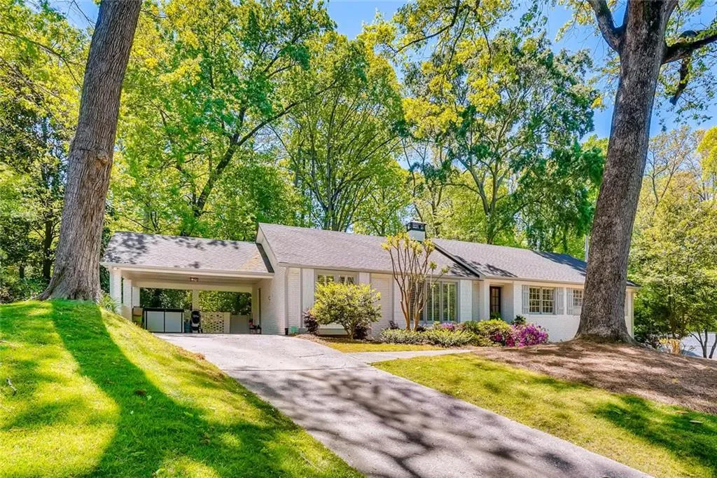 653 Starlight Drive, Atlanta, Georgia 30342, 4 Bedrooms Bedrooms, ,3 BathroomsBathrooms,Residential,Sold,653 Starlight Drive,6872630