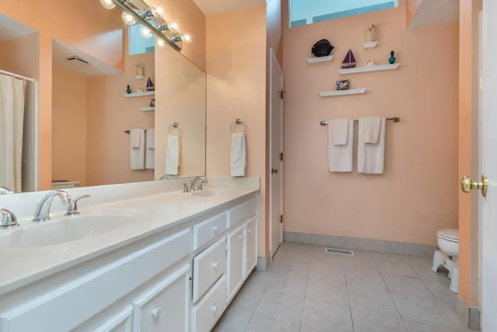 7025 Northgreen Drive, Atlanta, Georgia 30328, 4 Bedrooms Bedrooms, ,3 BathroomsBathrooms,Residential,Sold,7025 Northgreen Drive,6685945