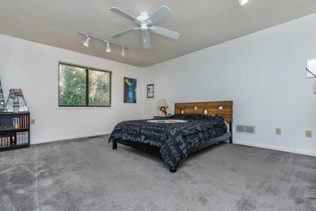 7025 Northgreen Drive, Atlanta, Georgia 30328, 4 Bedrooms Bedrooms, ,3 BathroomsBathrooms,Residential,Sold,7025 Northgreen Drive,6685945