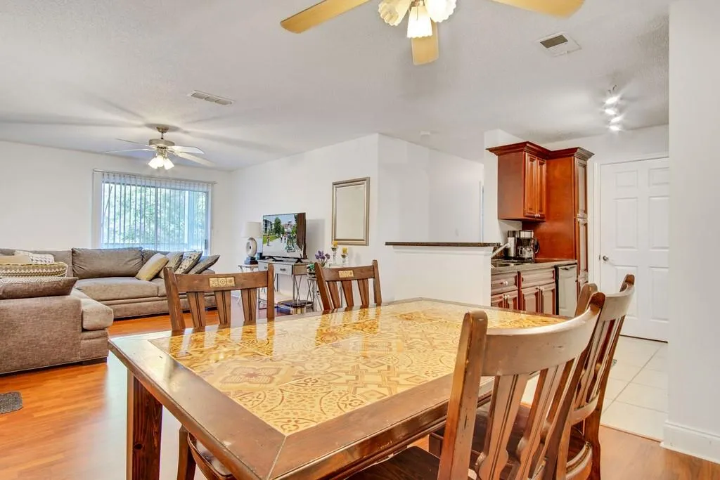8201 Santa Fe Parkway, Sandy Springs, Georgia 30350, 3 Bedrooms Bedrooms, ,2 BathroomsBathrooms,Residential,Sold,8201 Santa Fe Parkway,6584455