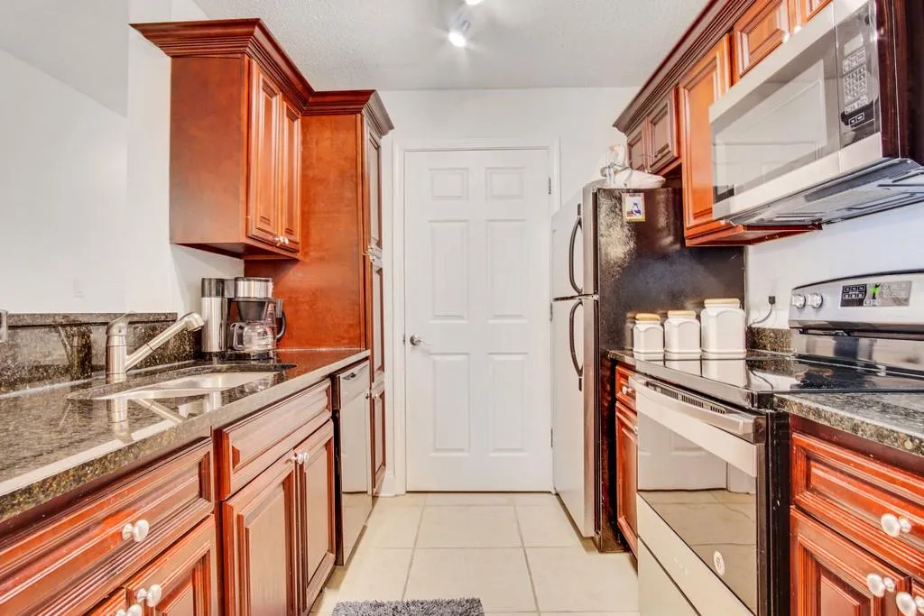 8201 Santa Fe Parkway, Sandy Springs, Georgia 30350, 3 Bedrooms Bedrooms, ,2 BathroomsBathrooms,Residential,Sold,8201 Santa Fe Parkway,6584455