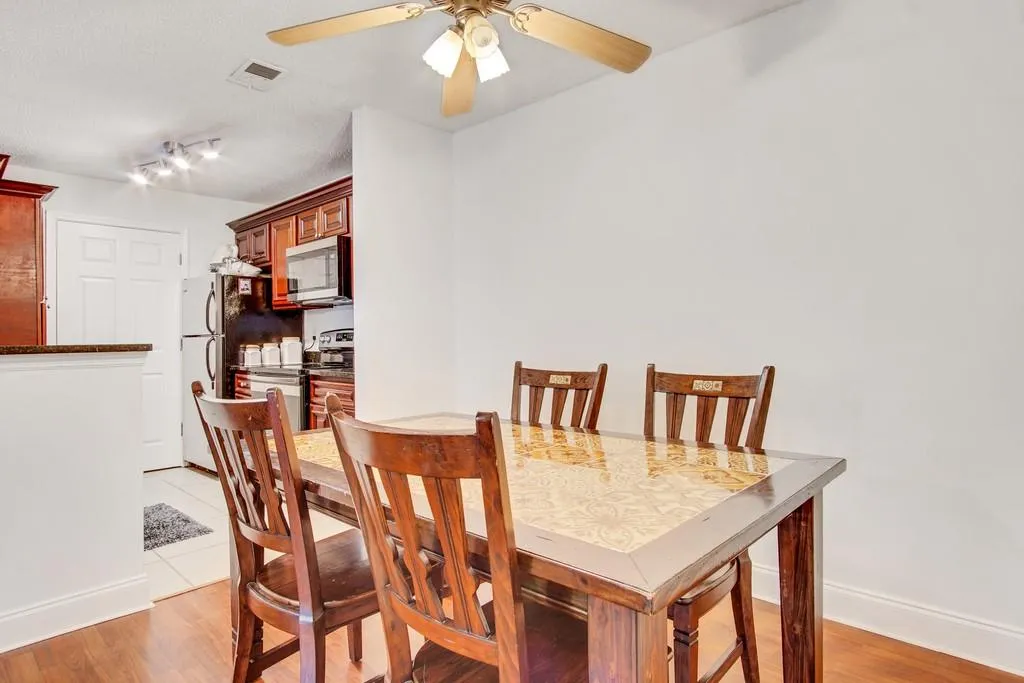 8201 Santa Fe Parkway, Sandy Springs, Georgia 30350, 3 Bedrooms Bedrooms, ,2 BathroomsBathrooms,Residential,Sold,8201 Santa Fe Parkway,6584455