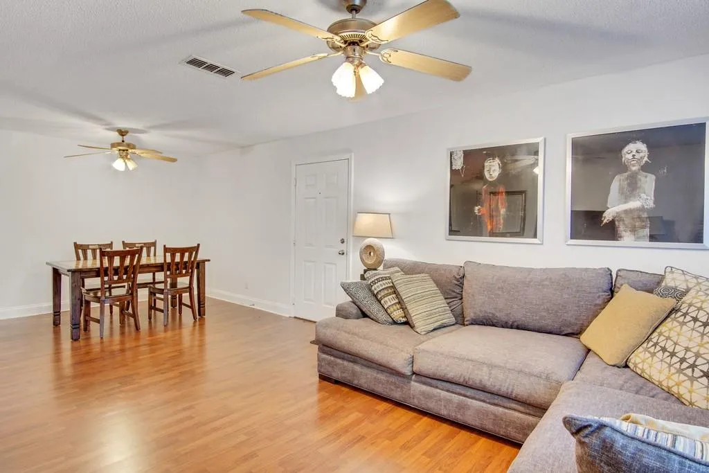 8201 Santa Fe Parkway, Sandy Springs, Georgia 30350, 3 Bedrooms Bedrooms, ,2 BathroomsBathrooms,Residential,Sold,8201 Santa Fe Parkway,6584455