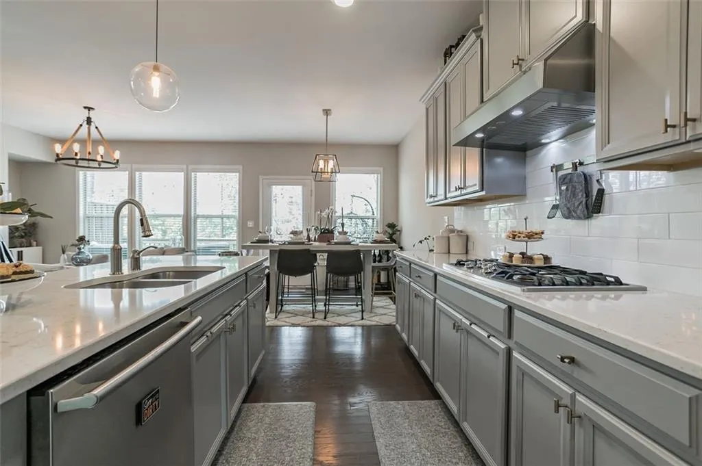 360 Provenance Drive, Atlanta, Georgia 30328, 3 Bedrooms Bedrooms, ,3 BathroomsBathrooms,Residential,Sold,360 Provenance Drive,7082707