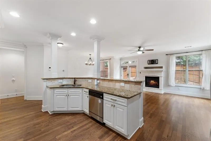 7900 Glisten Avenue, Sandy Springs, Georgia 30328, 3 Bedrooms Bedrooms, ,2 BathroomsBathrooms,Residential,Sold,7900 Glisten Avenue,7528000