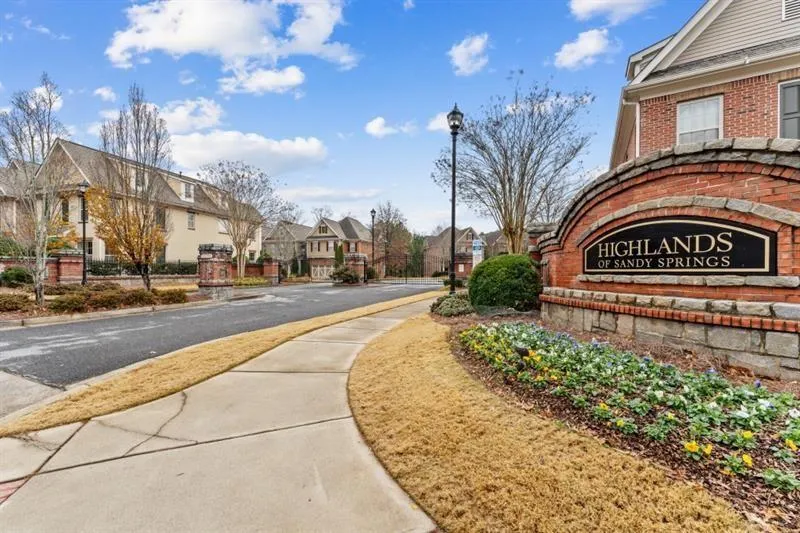 7900 Glisten Avenue, Sandy Springs, Georgia 30328, 3 Bedrooms Bedrooms, ,2 BathroomsBathrooms,Residential,Sold,7900 Glisten Avenue,7528000