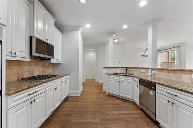 7900 Glisten Avenue, Sandy Springs, Georgia 30328, 3 Bedrooms Bedrooms, ,2 BathroomsBathrooms,Residential,Sold,7900 Glisten Avenue,7528000