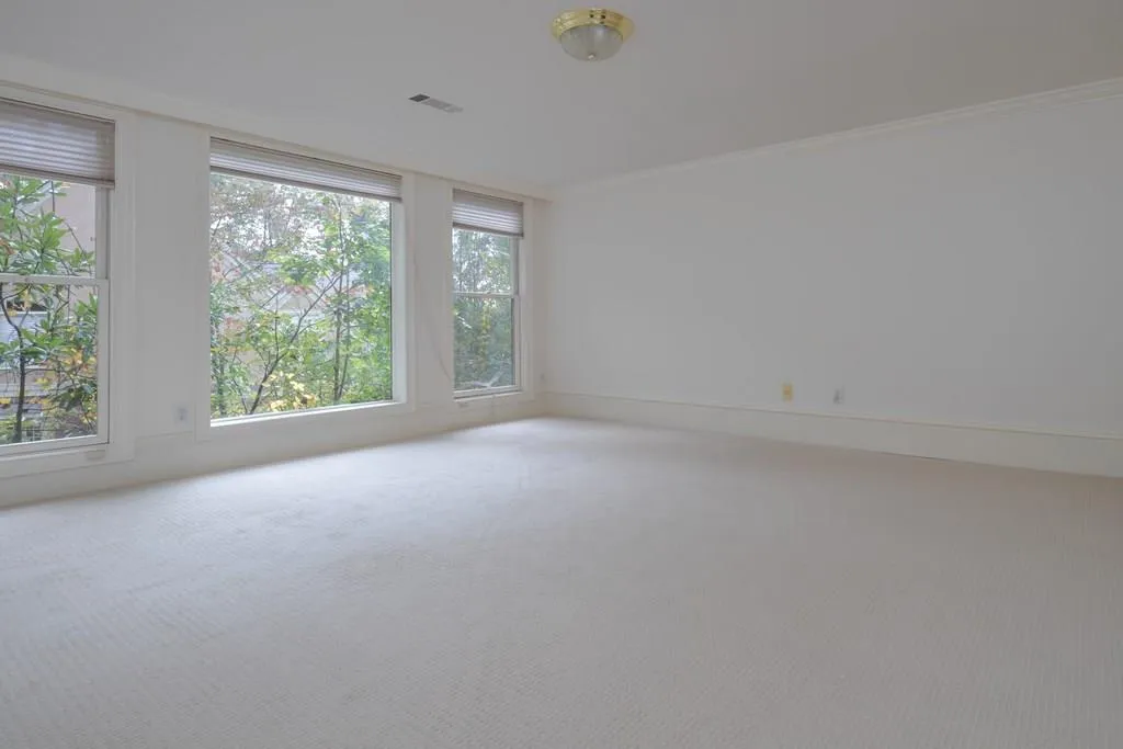 10 Powers Chase Circle, Sandy Springs, Georgia 30327, 5 Bedrooms Bedrooms, ,5 BathroomsBathrooms,Residential,Sold,10 Powers Chase Circle,5930381