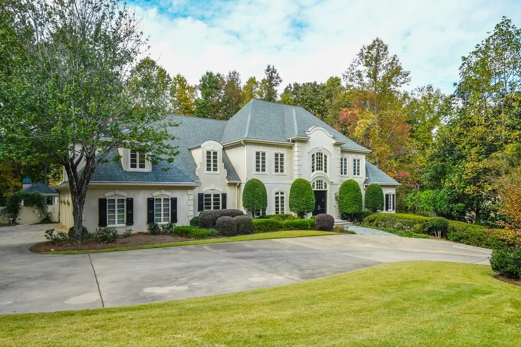10 Powers Chase Circle, Sandy Springs, Georgia 30327, 5 Bedrooms Bedrooms, ,5 BathroomsBathrooms,Residential,Sold,10 Powers Chase Circle,5930381