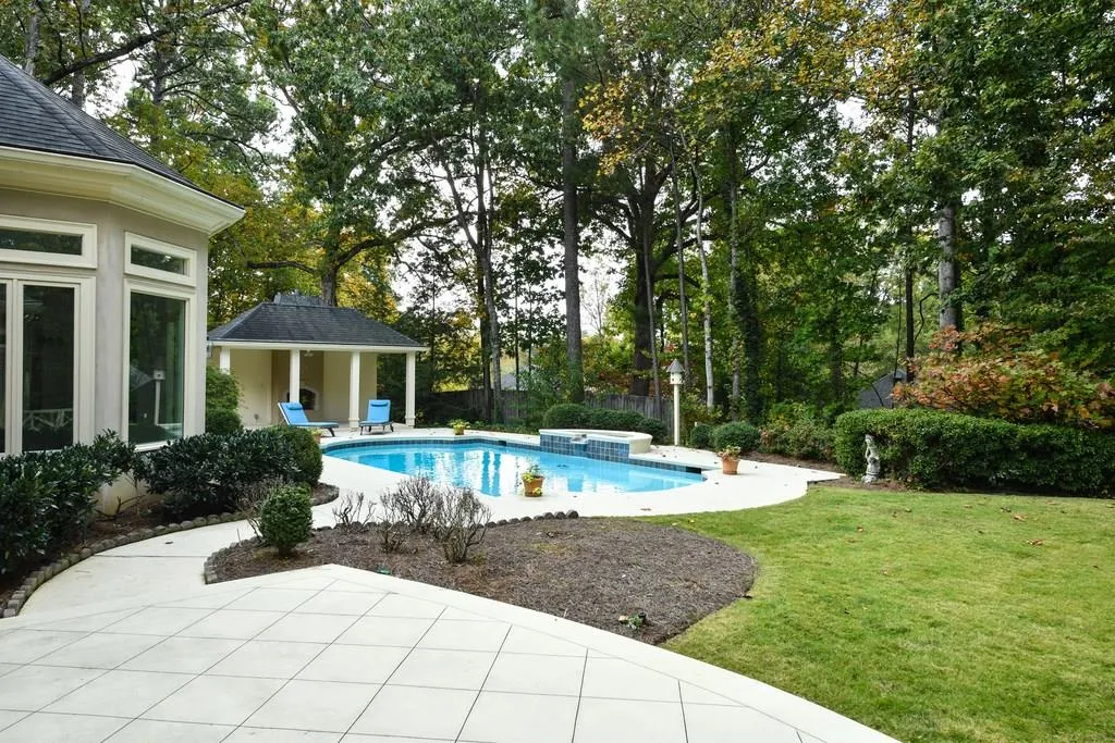 10 Powers Chase Circle, Sandy Springs, Georgia 30327, 5 Bedrooms Bedrooms, ,5 BathroomsBathrooms,Residential,Sold,10 Powers Chase Circle,5930381