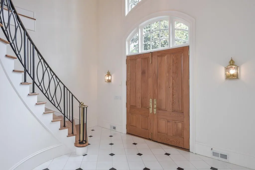 10 Powers Chase Circle, Sandy Springs, Georgia 30327, 5 Bedrooms Bedrooms, ,5 BathroomsBathrooms,Residential,Sold,10 Powers Chase Circle,5930381