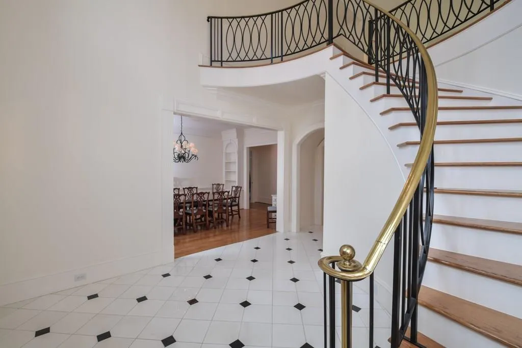 10 Powers Chase Circle, Sandy Springs, Georgia 30327, 5 Bedrooms Bedrooms, ,5 BathroomsBathrooms,Residential,Sold,10 Powers Chase Circle,5930381