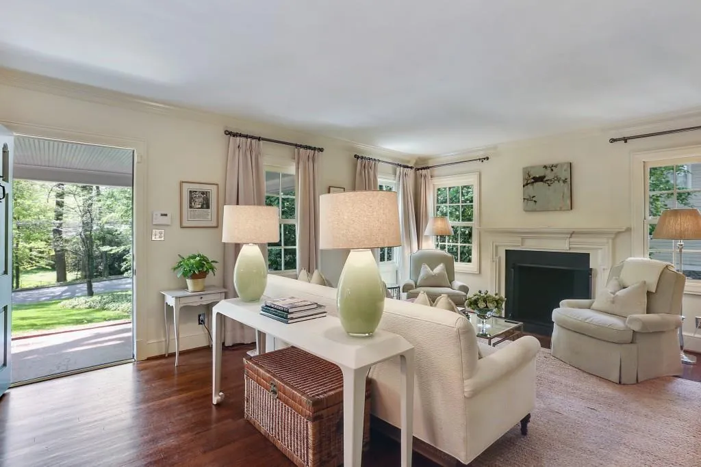 4379 W Club Drive Ne, Atlanta, Georgia 30319, 3 Bedrooms Bedrooms, ,2 BathroomsBathrooms,Residential,Sold,4379 W Club Drive Ne,5836506 4379 W Club Drive Ne, Atlanta, Georgia 30319, 3 Bedrooms Bedrooms, ,2 BathroomsBathrooms,Residential,Sold,4379 W Club Drive Ne,5836506