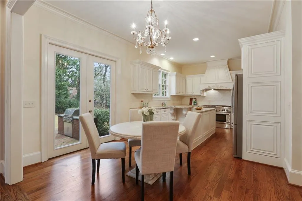 2820 Northside Drive Nw, Atlanta, Georgia 30305, 5 Bedrooms Bedrooms, ,5 BathroomsBathrooms,Residential,Sold,2820 Northside Drive Nw,6124398