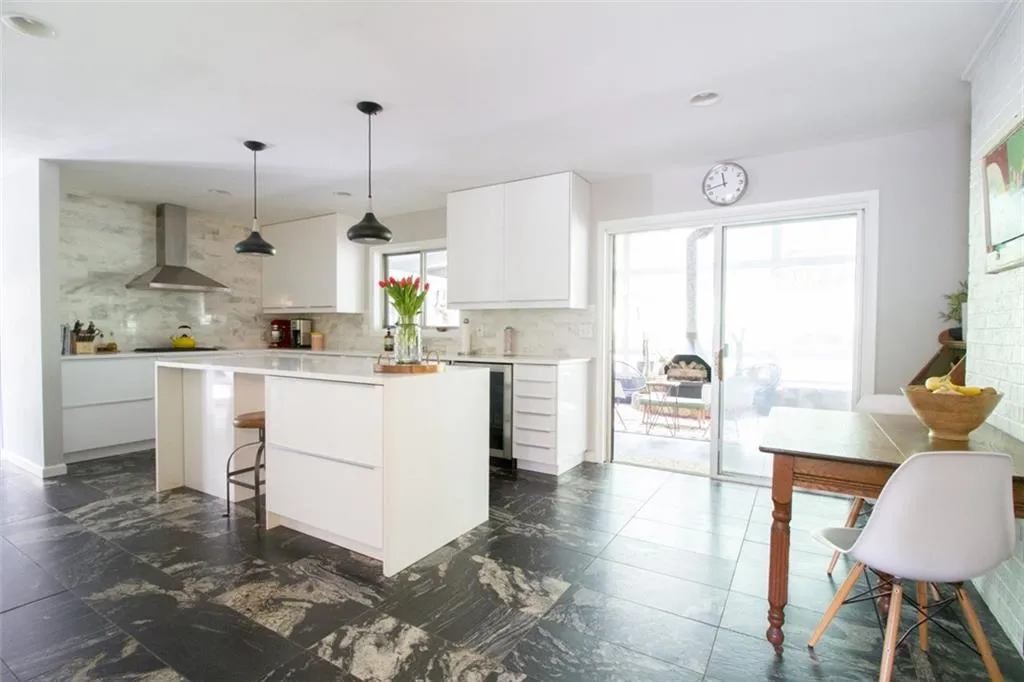 560 Spalding Drive, Atlanta, Georgia 30328, 5 Bedrooms Bedrooms, ,4 BathroomsBathrooms,Residential,Sold,560 Spalding Drive,6642116