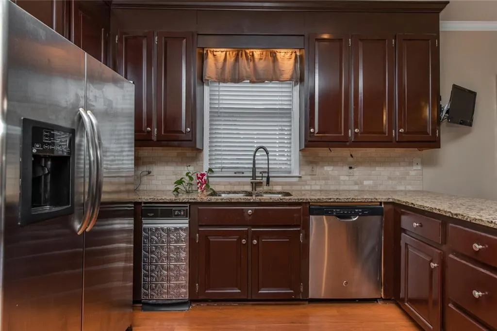 1040 Huntcliff, Sandy Springs, Georgia 30350, 3 Bedrooms Bedrooms, ,2 BathroomsBathrooms,Residential,Sold,1040 Huntcliff,6847470