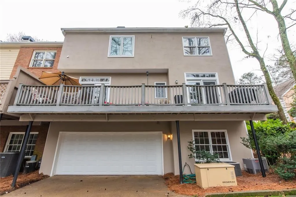 1040 Huntcliff, Sandy Springs, Georgia 30350, 3 Bedrooms Bedrooms, ,2 BathroomsBathrooms,Residential,Sold,1040 Huntcliff,6847470