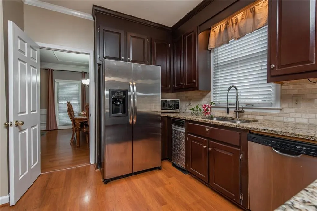 1040 Huntcliff, Sandy Springs, Georgia 30350, 3 Bedrooms Bedrooms, ,2 BathroomsBathrooms,Residential,Sold,1040 Huntcliff,6847470