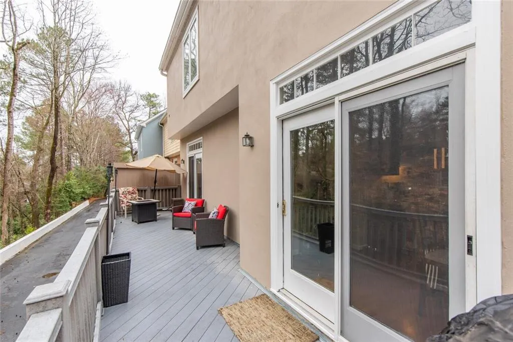 1040 Huntcliff, Sandy Springs, Georgia 30350, 3 Bedrooms Bedrooms, ,2 BathroomsBathrooms,Residential,Sold,1040 Huntcliff,6847470