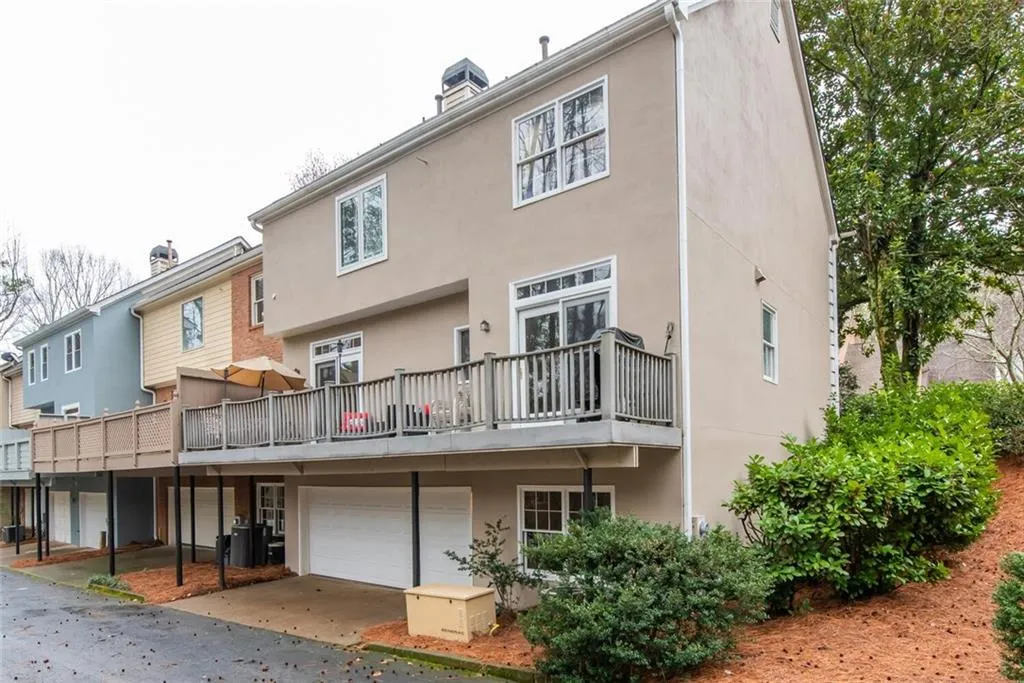 1040 Huntcliff, Sandy Springs, Georgia 30350, 3 Bedrooms Bedrooms, ,2 BathroomsBathrooms,Residential,Sold,1040 Huntcliff,6847470