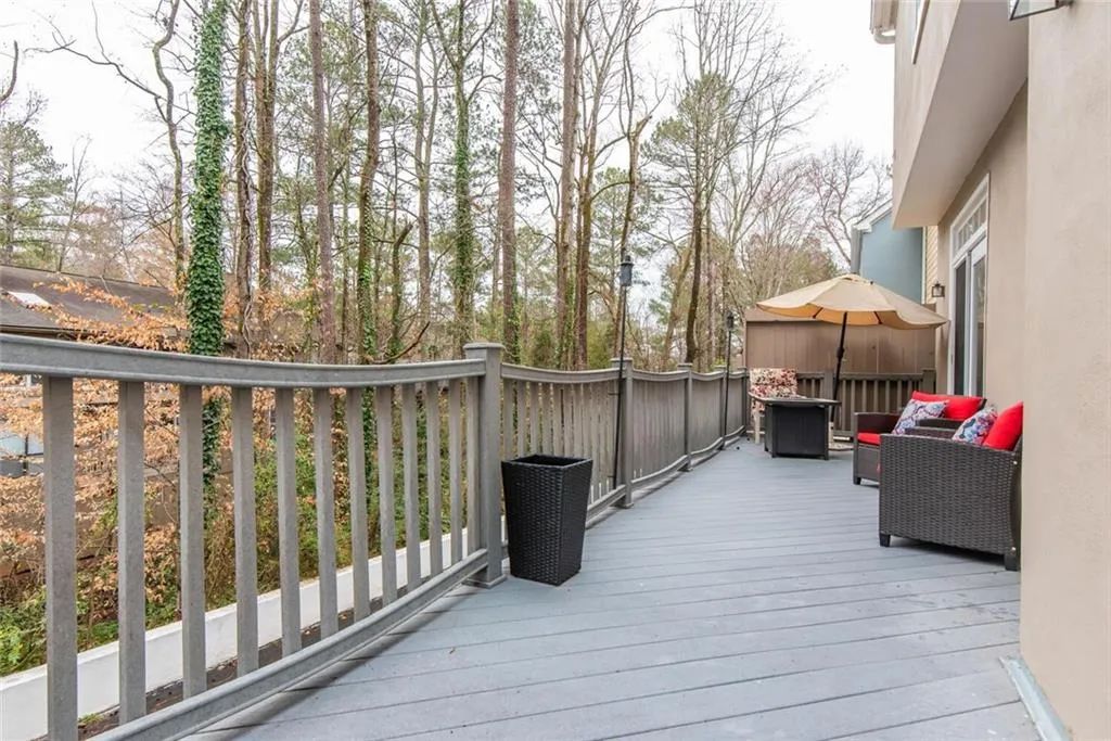 1040 Huntcliff, Sandy Springs, Georgia 30350, 3 Bedrooms Bedrooms, ,2 BathroomsBathrooms,Residential,Sold,1040 Huntcliff,6847470