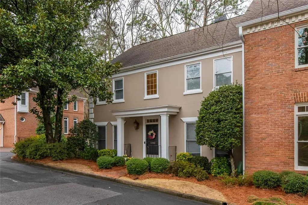 1040 Huntcliff, Sandy Springs, Georgia 30350, 3 Bedrooms Bedrooms, ,2 BathroomsBathrooms,Residential,Sold,1040 Huntcliff,6847470