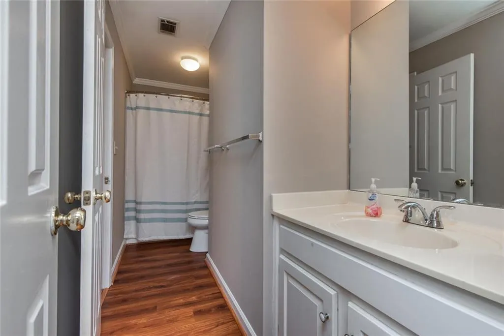 1040 Huntcliff, Sandy Springs, Georgia 30350, 3 Bedrooms Bedrooms, ,2 BathroomsBathrooms,Residential,Sold,1040 Huntcliff,6847470