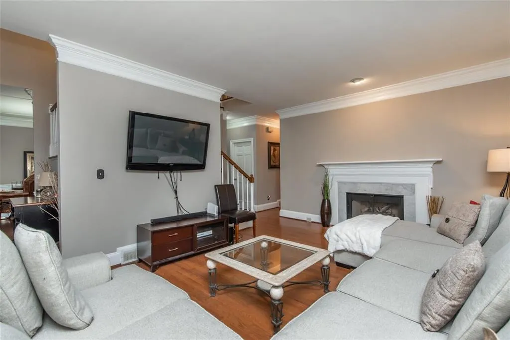 1040 Huntcliff, Sandy Springs, Georgia 30350, 3 Bedrooms Bedrooms, ,2 BathroomsBathrooms,Residential,Sold,1040 Huntcliff,6847470