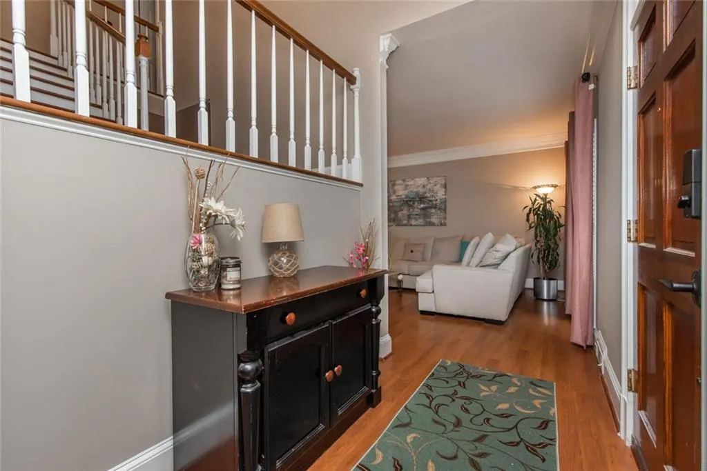 1040 Huntcliff, Sandy Springs, Georgia 30350, 3 Bedrooms Bedrooms, ,2 BathroomsBathrooms,Residential,Sold,1040 Huntcliff,6847470