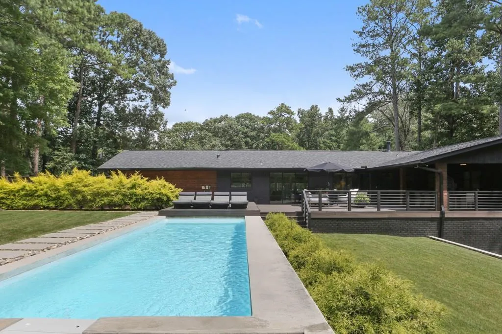 8155 Winged Foot Drive, Sandy Springs, Georgia 30350, 4 Bedrooms Bedrooms, ,2 BathroomsBathrooms,Residential,Sold,8155 Winged Foot Drive,6062052
