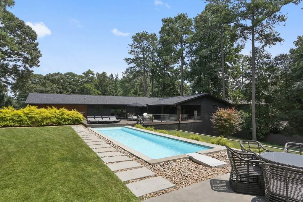 8155 Winged Foot Drive, Sandy Springs, Georgia 30350, 4 Bedrooms Bedrooms, ,2 BathroomsBathrooms,Residential,Sold,8155 Winged Foot Drive,6062052