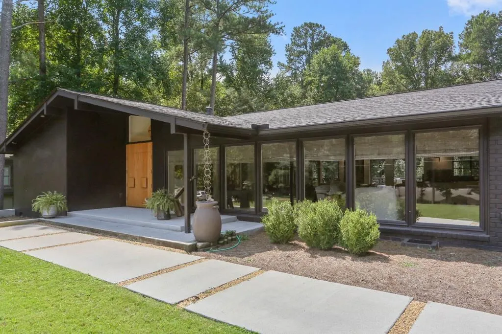 8155 Winged Foot Drive, Sandy Springs, Georgia 30350, 4 Bedrooms Bedrooms, ,2 BathroomsBathrooms,Residential,Sold,8155 Winged Foot Drive,6062052