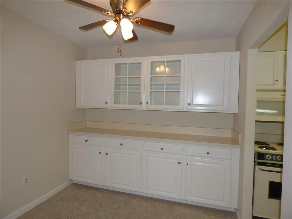 300 Johnson Ferry Road Ne Unit B112, Sandy Springs, Georgia 30328, 1 Bedroom Bedrooms, ,1 BathroomBathrooms,Residential,Sold,300 Johnson Ferry Road Ne Unit B112,6677624