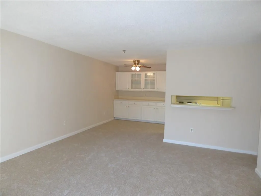 300 Johnson Ferry Road Ne Unit B112, Sandy Springs, Georgia 30328, 1 Bedroom Bedrooms, ,1 BathroomBathrooms,Residential,Sold,300 Johnson Ferry Road Ne Unit B112,6677624