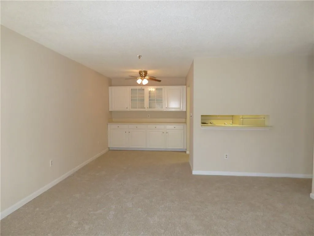 300 Johnson Ferry Road Ne Unit B112, Sandy Springs, Georgia 30328, 1 Bedroom Bedrooms, ,1 BathroomBathrooms,Residential,Sold,300 Johnson Ferry Road Ne Unit B112,6677624