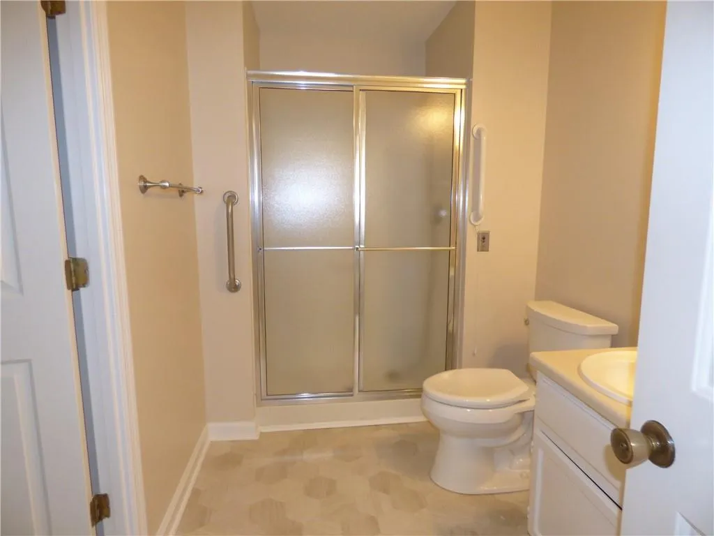 300 Johnson Ferry Road Ne Unit B112, Sandy Springs, Georgia 30328, 1 Bedroom Bedrooms, ,1 BathroomBathrooms,Residential,Sold,300 Johnson Ferry Road Ne Unit B112,6677624