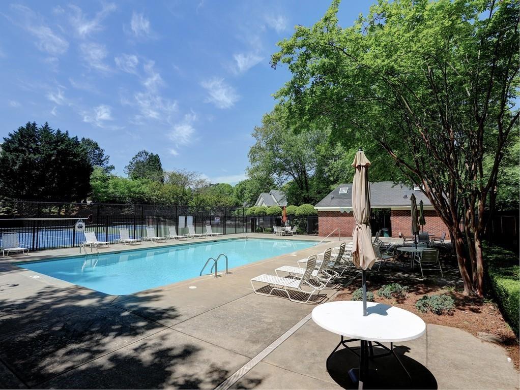 7155 Roswell Road Unit 61, Sandy Springs, Georgia 30328, 3 Bedrooms Bedrooms, ,2 BathroomsBathrooms,Residential,Sold,7155 Roswell Road Unit 61,7303607