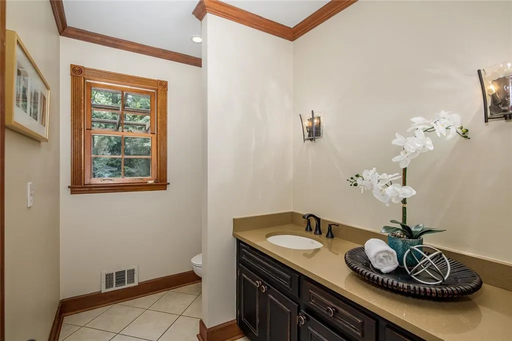 75 Messina Way, Sandy Springs, Georgia 30328, 4 Bedrooms Bedrooms, ,2 BathroomsBathrooms,Residential,Sold,75 Messina Way,6734761