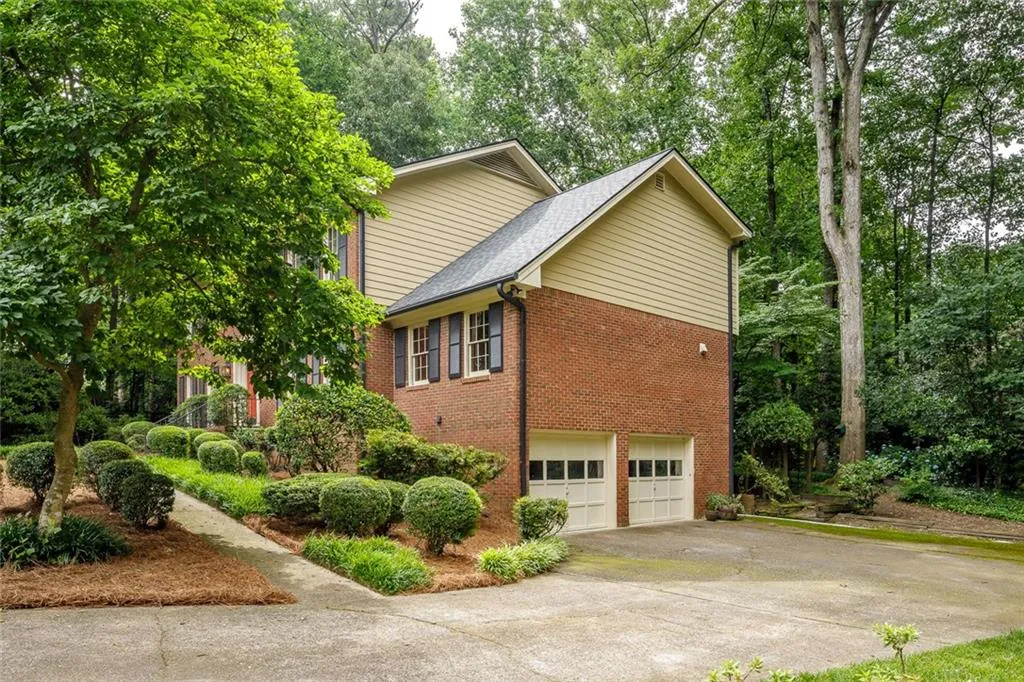 75 Messina Way, Sandy Springs, Georgia 30328, 4 Bedrooms Bedrooms, ,2 BathroomsBathrooms,Residential,Sold,75 Messina Way,6734761