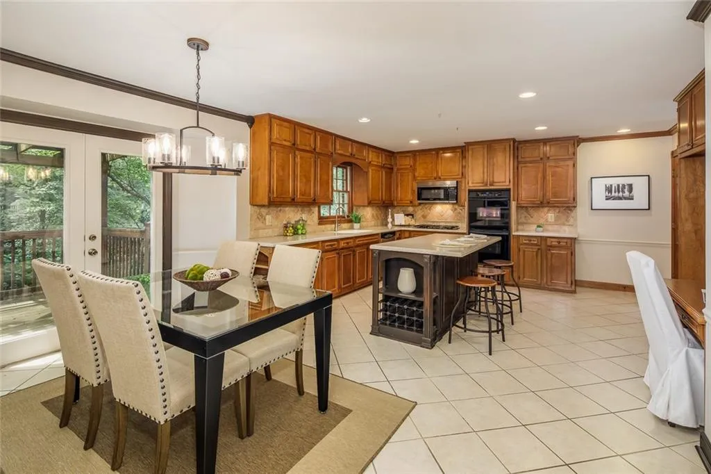 75 Messina Way, Sandy Springs, Georgia 30328, 4 Bedrooms Bedrooms, ,2 BathroomsBathrooms,Residential,Sold,75 Messina Way,6734761