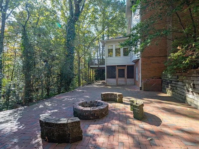 9560 Marsh Cove Court, Sandy Springs, Georgia 30350, 5 Bedrooms Bedrooms, ,4 BathroomsBathrooms,Residential,Sold,9560 Marsh Cove Court,6645813