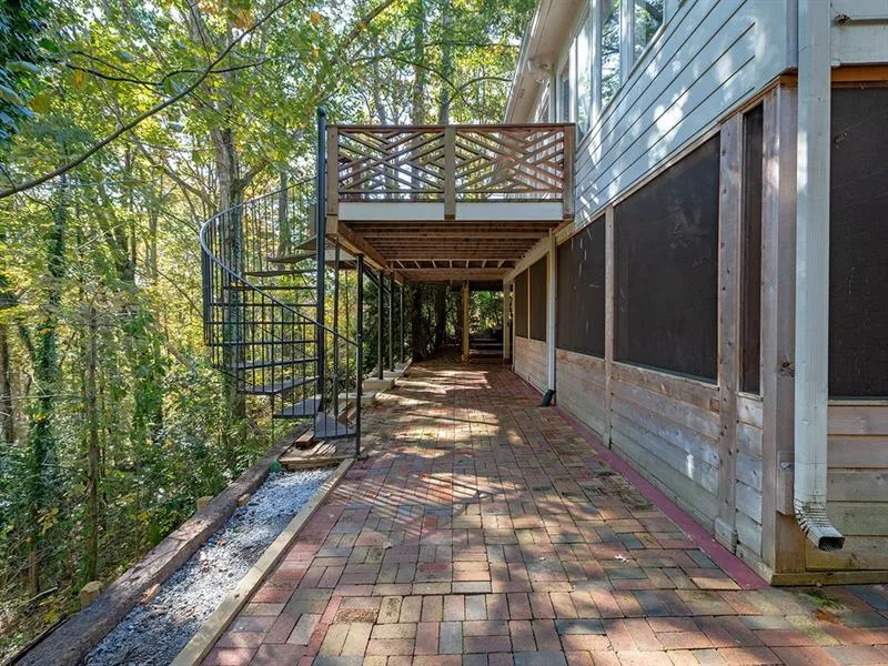 9560 Marsh Cove Court, Sandy Springs, Georgia 30350, 5 Bedrooms Bedrooms, ,4 BathroomsBathrooms,Residential,Sold,9560 Marsh Cove Court,6645813
