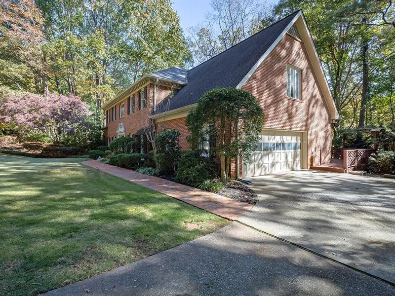 9560 Marsh Cove Court, Sandy Springs, Georgia 30350, 5 Bedrooms Bedrooms, ,4 BathroomsBathrooms,Residential,Sold,9560 Marsh Cove Court,6645813
