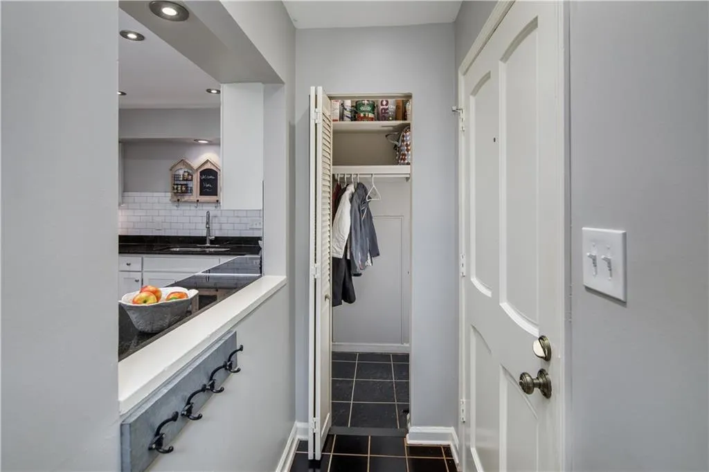 28 Cantey Place Nw, Atlanta, Georgia 30327, 1 Bedroom Bedrooms, ,1 BathroomBathrooms,Residential,Sold,28 Cantey Place Nw,6129296