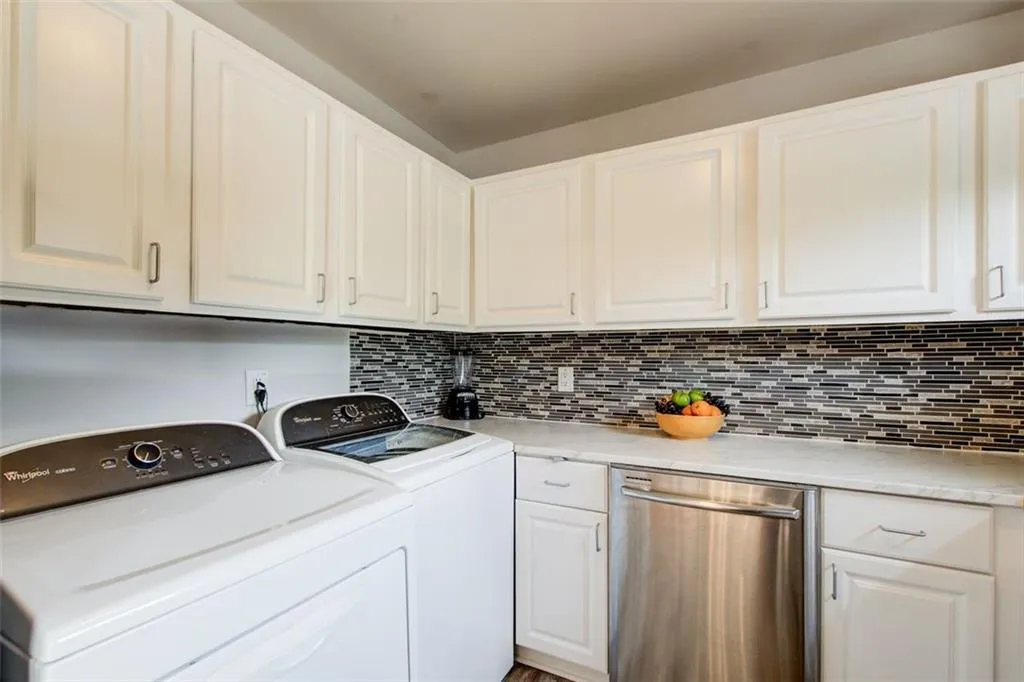 5650 Kingsport Drive, Atlanta, Georgia 30342, 3 Bedrooms Bedrooms, ,2 BathroomsBathrooms,Residential,For Sale,5650 Kingsport Drive,7626940