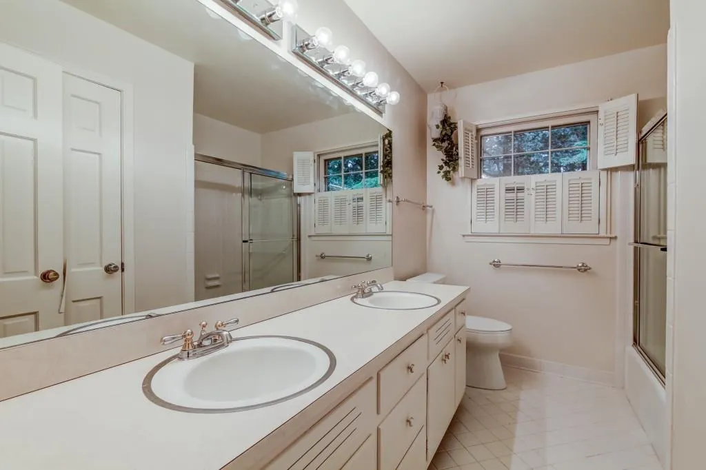 6385 River Overlook Drive, Sandy Springs, Georgia 30328, 5 Bedrooms Bedrooms, ,4 BathroomsBathrooms,Residential,Sold,6385 River Overlook Drive,5876980