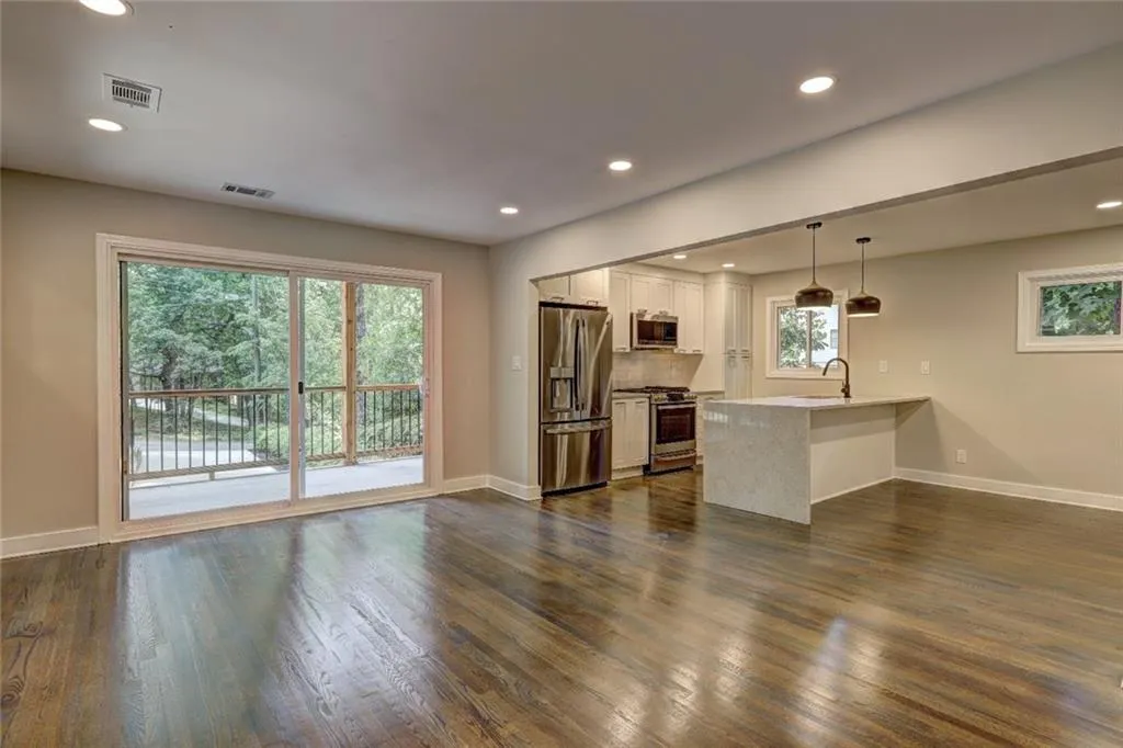 100 Angus Trail, Sandy Springs, Georgia 30328, 4 Bedrooms Bedrooms, ,3 BathroomsBathrooms,Residential,Sold,100 Angus Trail,6891246