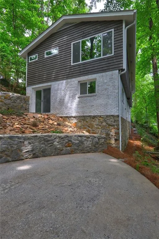 100 Angus Trail, Sandy Springs, Georgia 30328, 4 Bedrooms Bedrooms, ,3 BathroomsBathrooms,Residential,Sold,100 Angus Trail,6891246